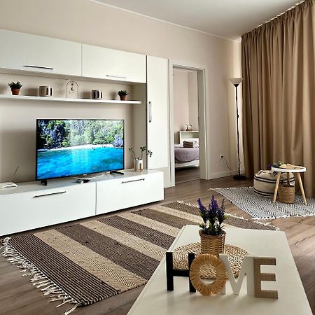 오라데아 Moonlight Charming Shelter - 3Br 180º Balcony View 아파트 외부 사진