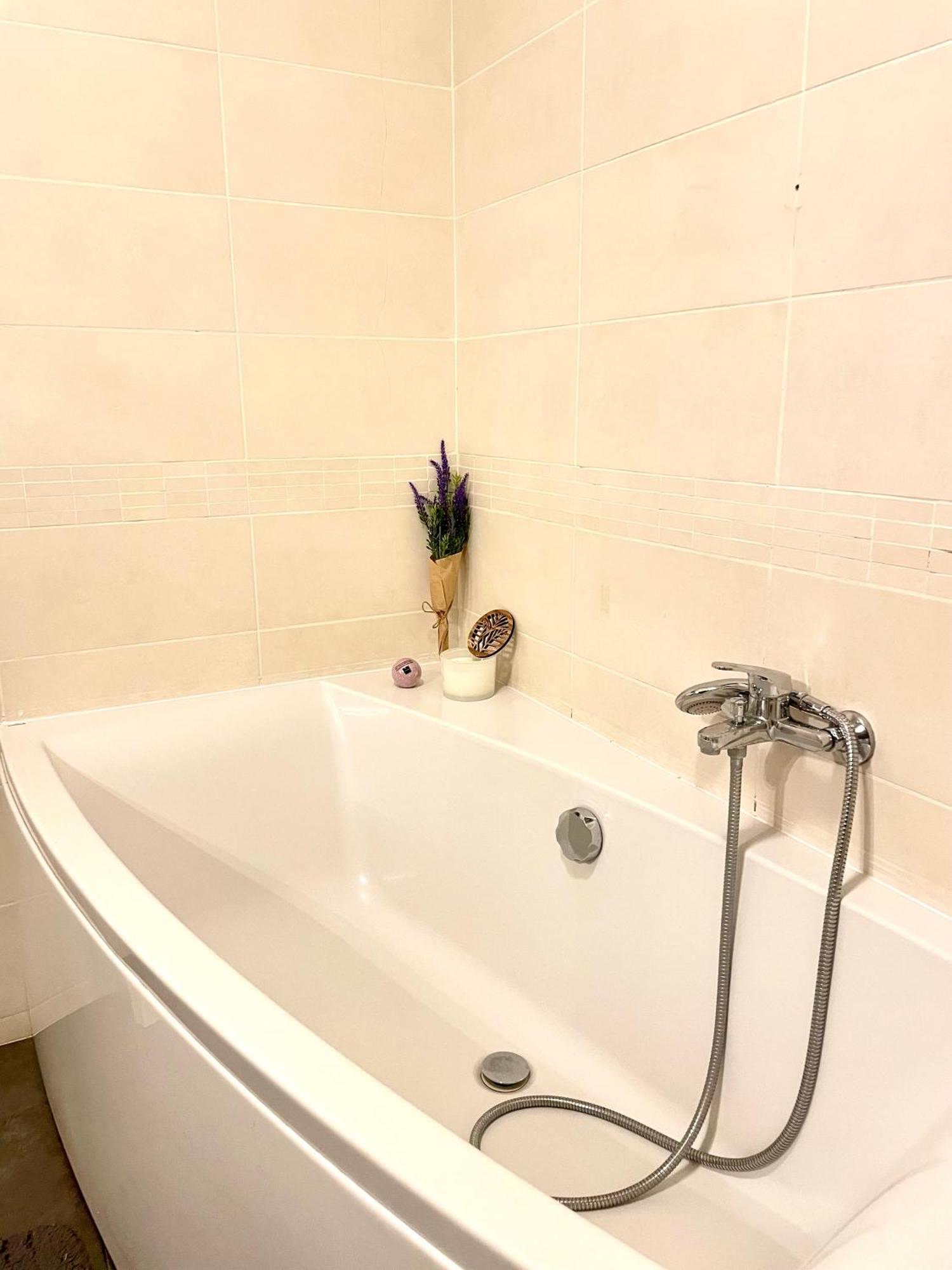 오라데아 Moonlight Charming Shelter - 3Br 180º Balcony View 아파트 외부 사진