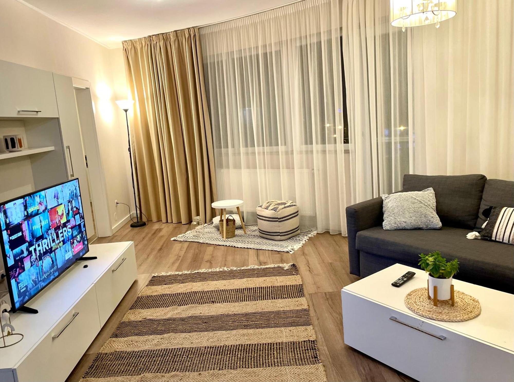 오라데아 Moonlight Charming Shelter - 3Br 180º Balcony View 아파트 외부 사진