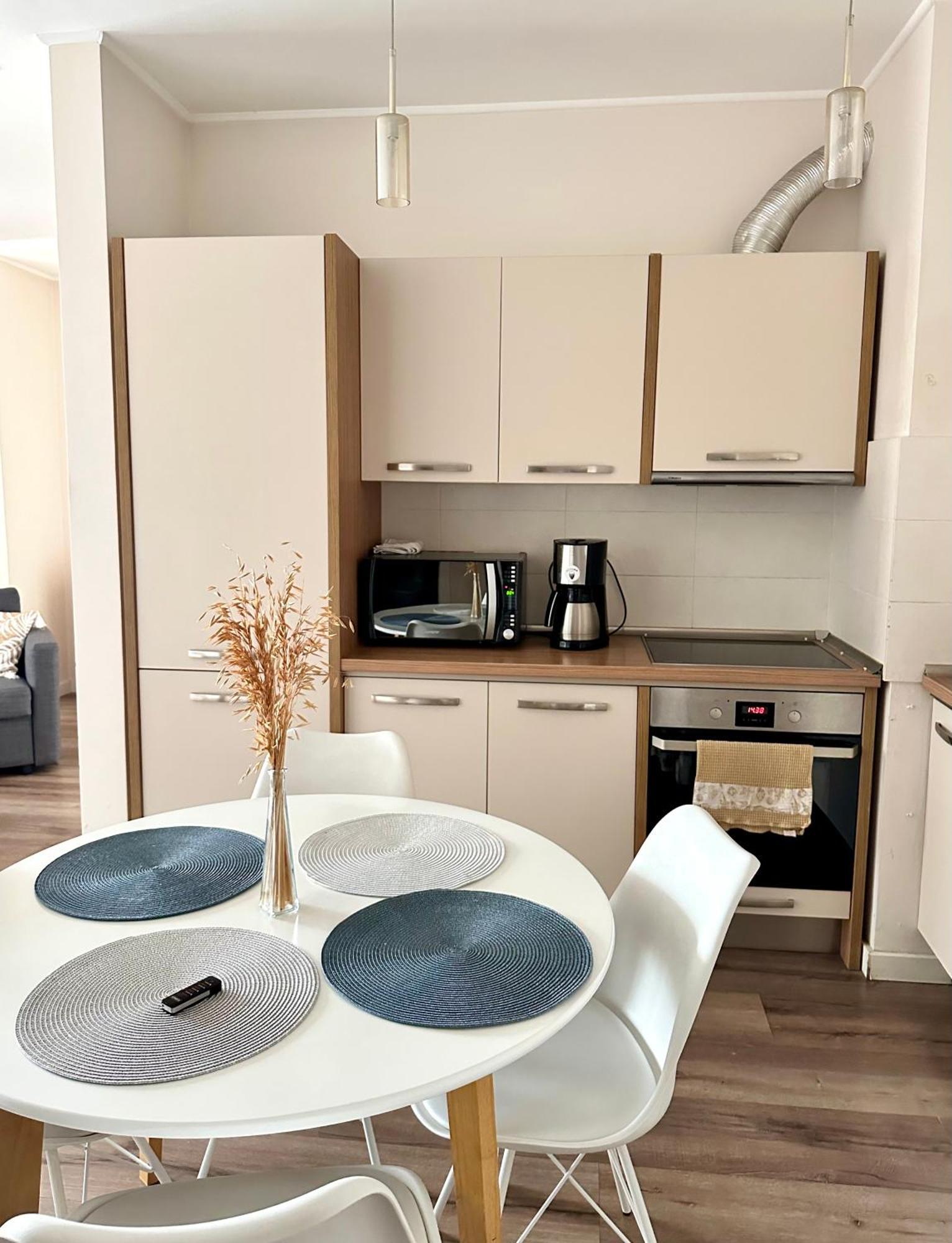 오라데아 Moonlight Charming Shelter - 3Br 180º Balcony View 아파트 외부 사진