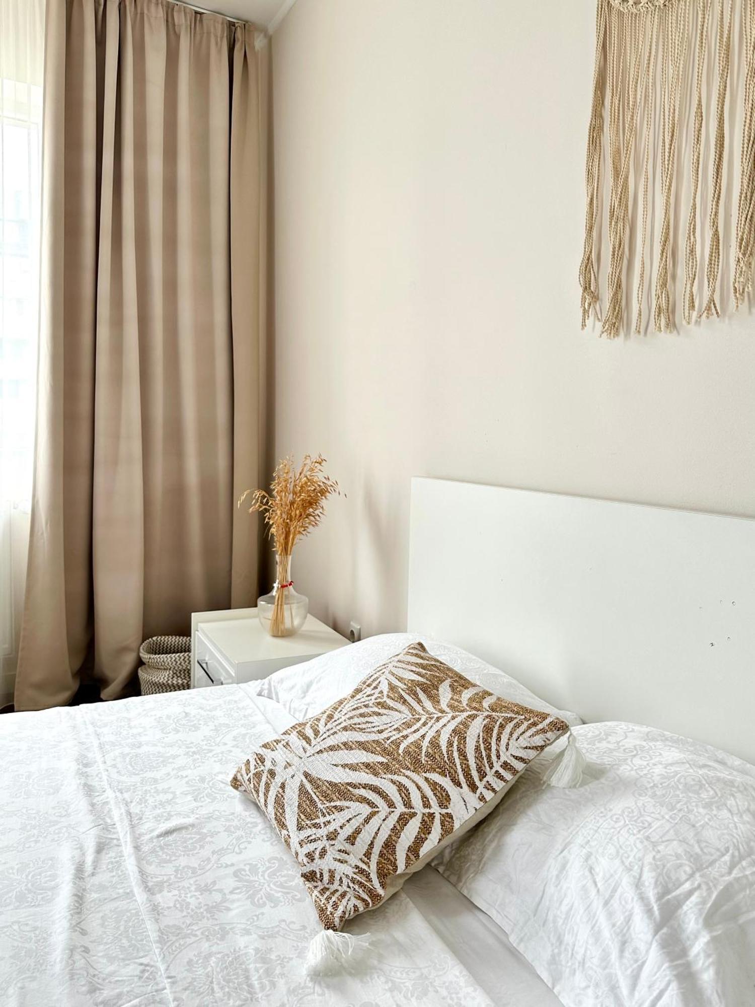 오라데아 Moonlight Charming Shelter - 3Br 180º Balcony View 아파트 외부 사진